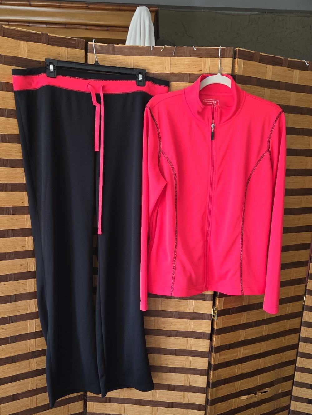 Be Inspired 2 Pc Set Stretch Zip Up Athletic